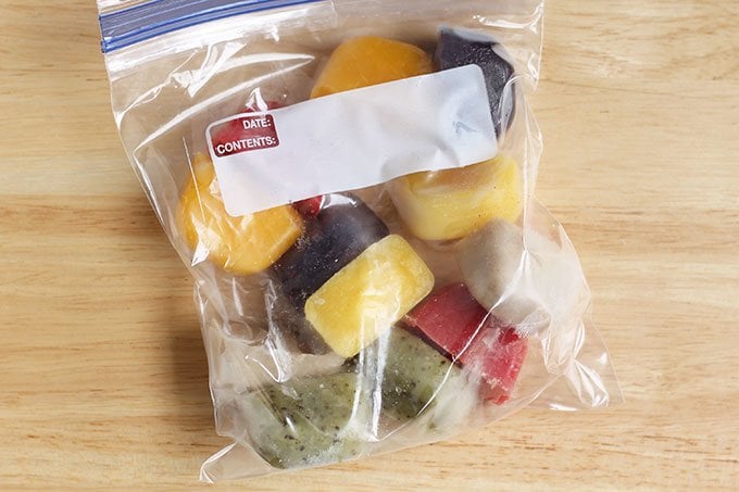 baby-food-cubes-in-freezer-bag