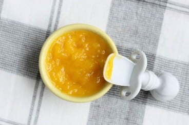 mango-puree-in-yellow-bowl