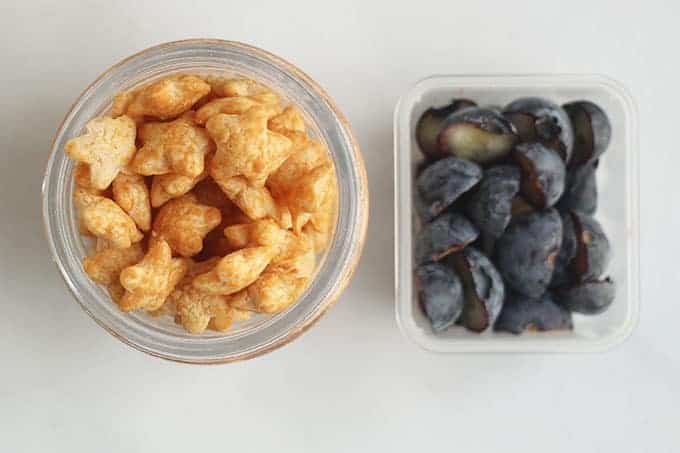 peanut-puffs-and-blueberries