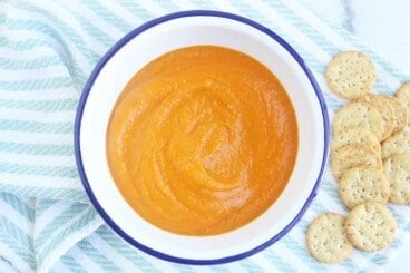 vegan-tomato-soup-in-white-bowl